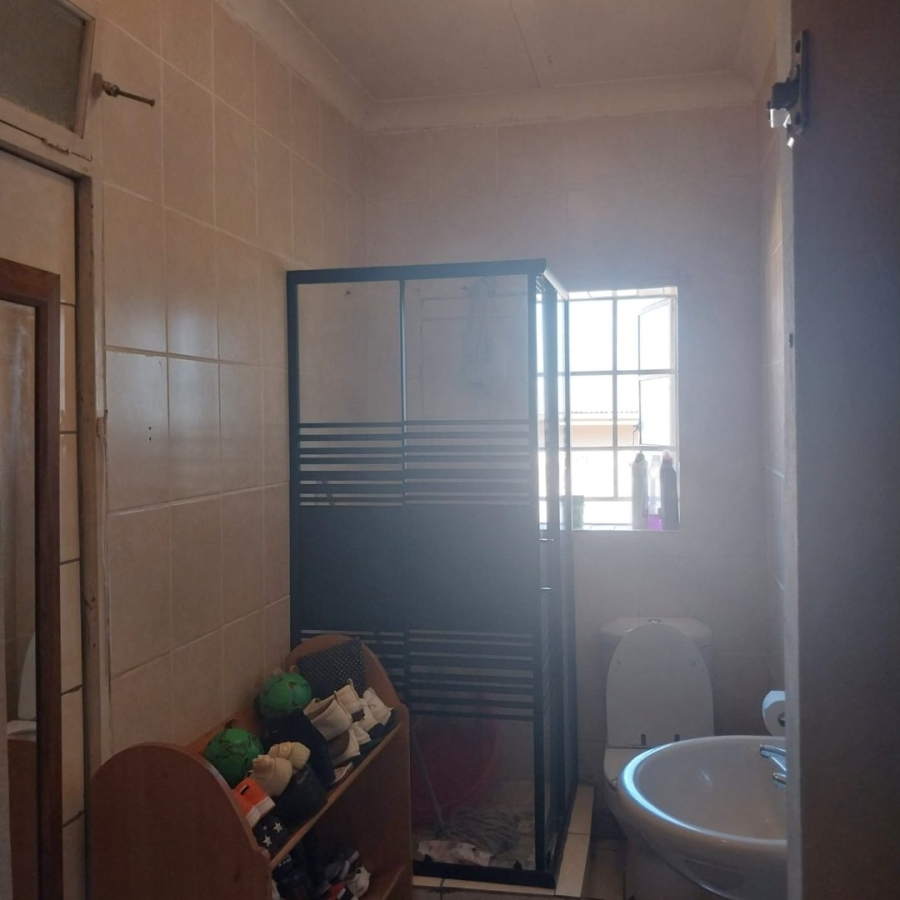7 Bedroom Property for Sale in Beaconsfield Northern Cape